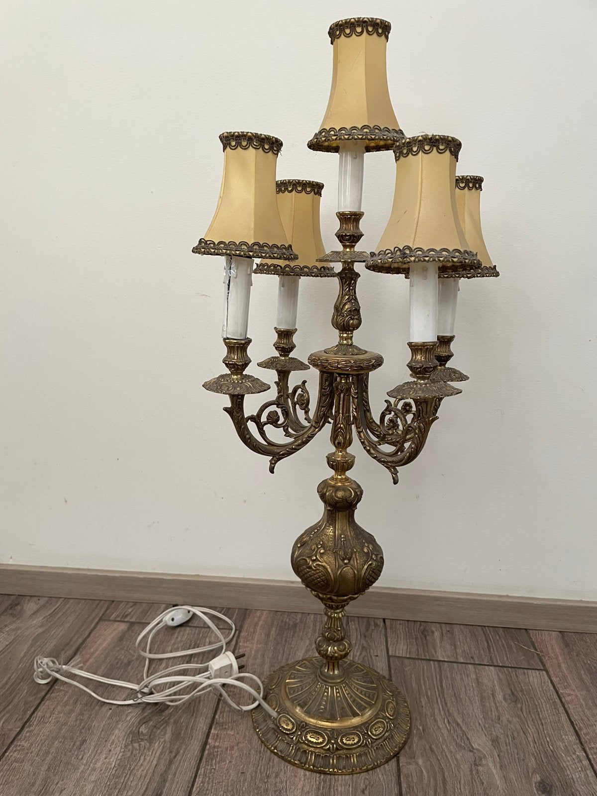 Bronzen tafellamp, Ophalen