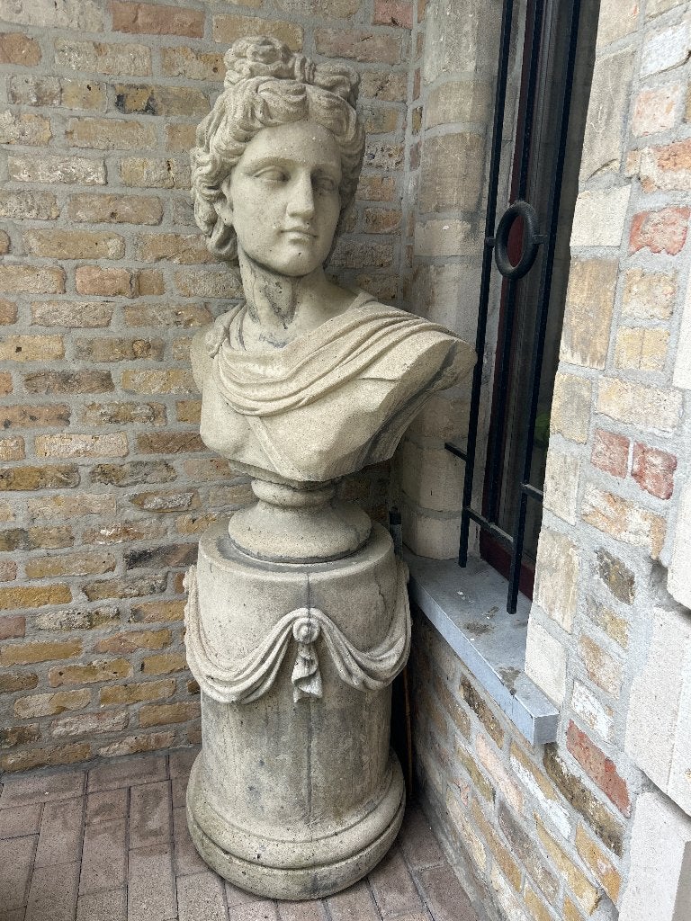 Exclusief klassiek borstbeeld op sierzuil