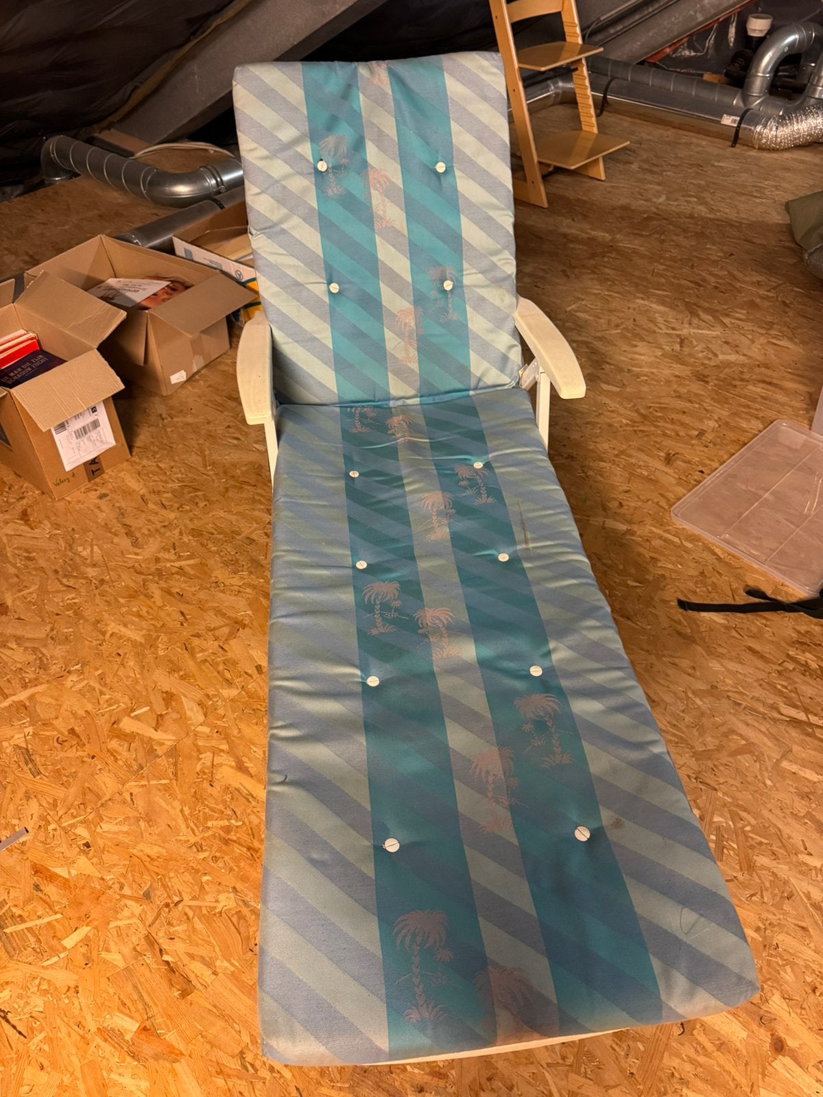 Chaise longue (blanche) avec coussin, Jardin & Terrasse, Enlèvement, Utilisé, Synthétique, Pliant