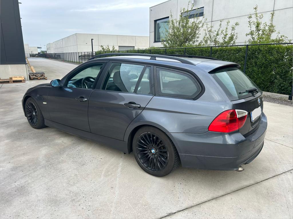 BMW 318D Touring E91 (2007), Autos, BMW, Argent ou Gris, Achat, 5 portes, Particulier