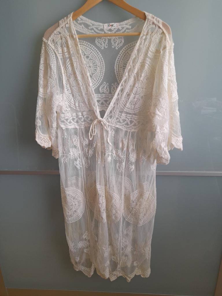 Kimono en dentelle, Enlèvement
