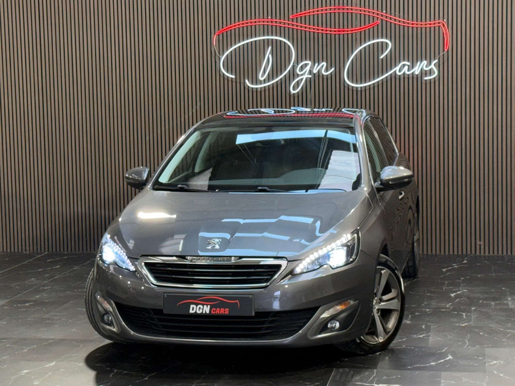 Peugeot 308 308 1.6 BlueHDi Allure STT (bj 2016, automaat), Auto's, Automaat, Stof, Gebruikt, 4 cilinders
