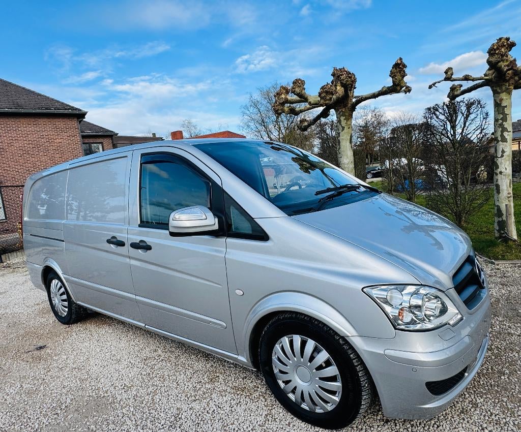 PRACHTIGE MERCEDES VITO 3.0CDI V6 AUTOMAAT AIRCO TREKHAAK, Auto's, Automaat, Euro 5, Achterwielaandrijving, Zwart