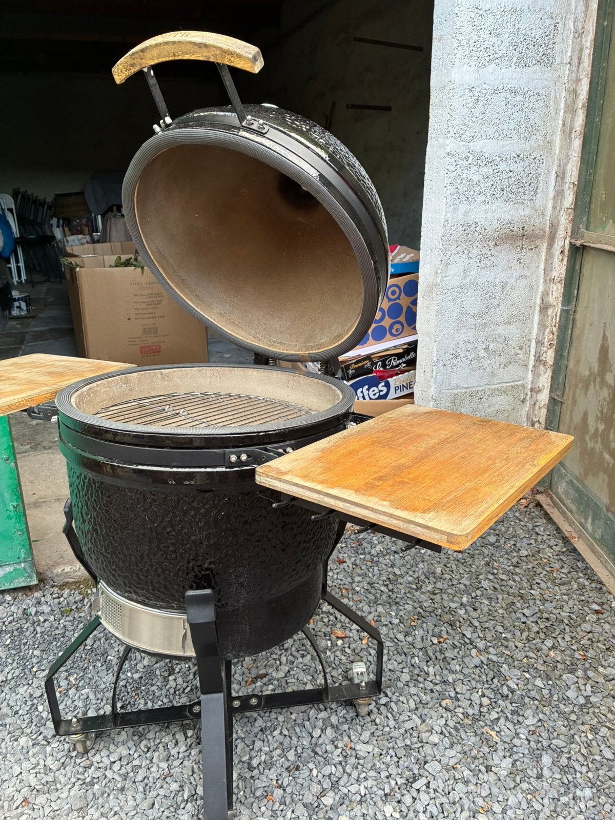 Outr kamado BBQ, Enlèvement, Comme neuf