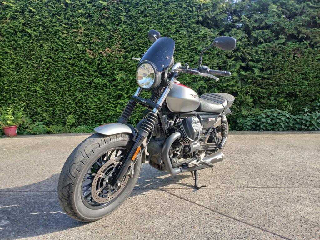 Moto Guzzi V9 Bobber, Particulier