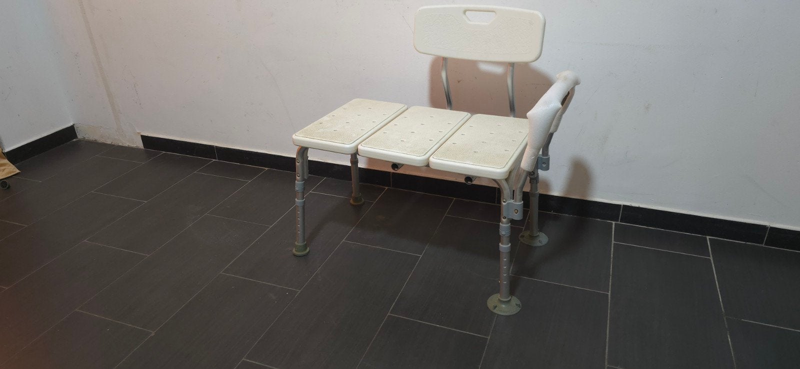 chaise de douche réglable en hauteur en parfait état, Enlèvement ou Envoi, Réglable