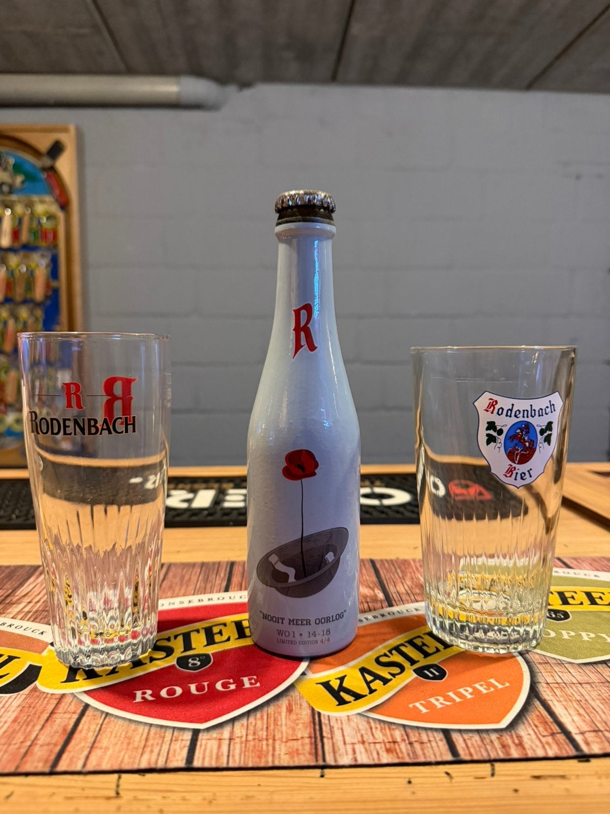 Oud rodenbach flesje limited edition + 2 glazen, Verzamelen, Ophalen of Verzenden, Zo goed als nieuw, Flesje(s), Overige merken