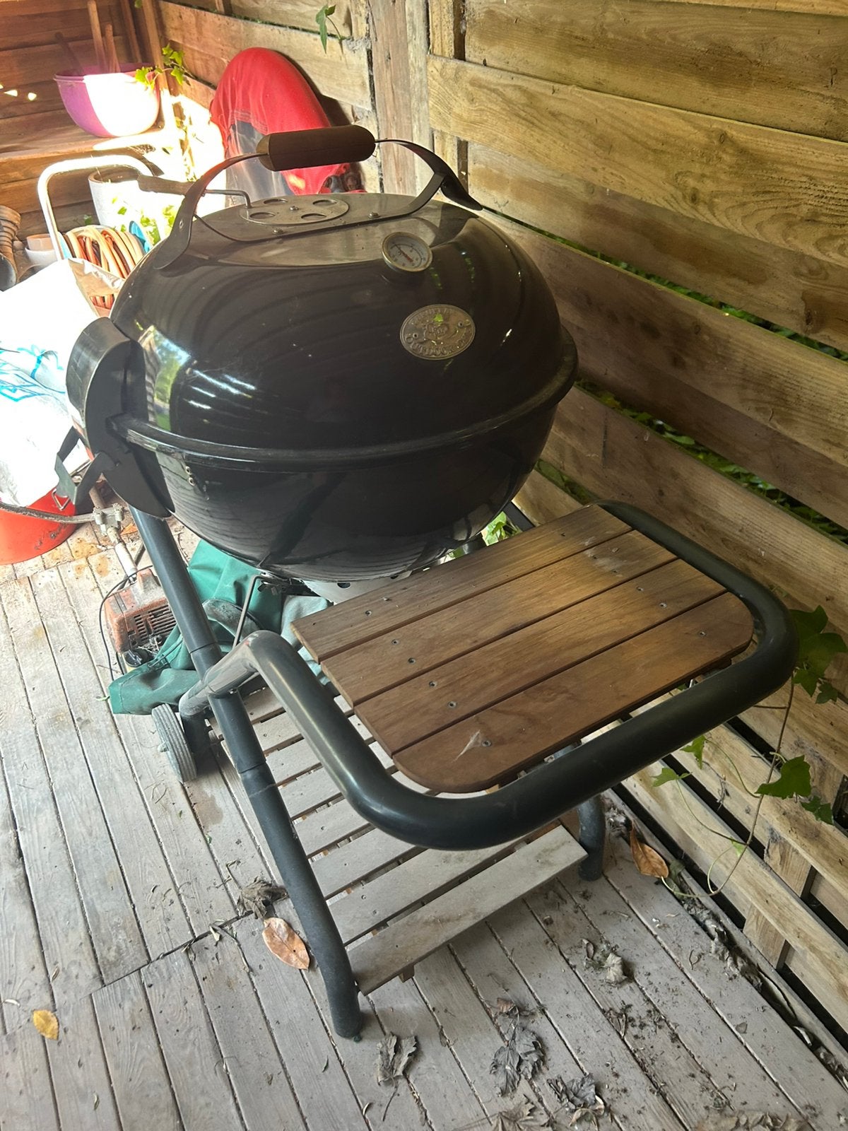 Mooie degelijke barbeque met nieuw rooster, Ophalen, Zo goed als nieuw