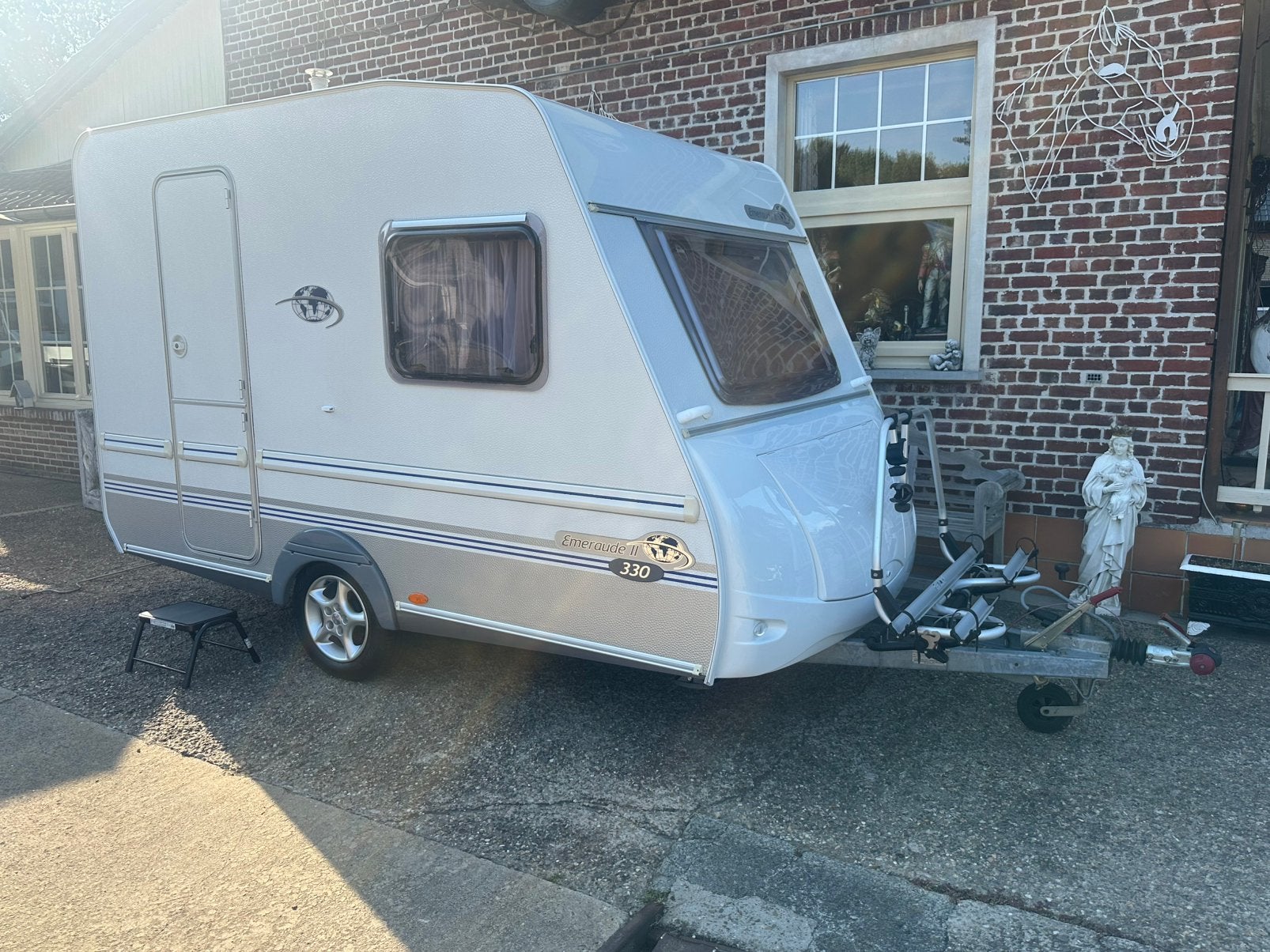 Caravan 750kg, Poêle, Particulier, 500 - 750 kg, Lit fixe