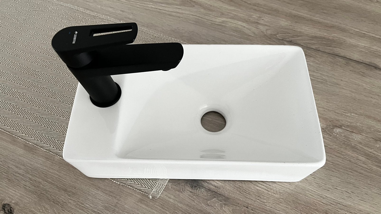 Lavabo inclusief kraan (Alibert), Bricolage & Construction, Sanitaire, Enlèvement, Comme neuf, Robinet