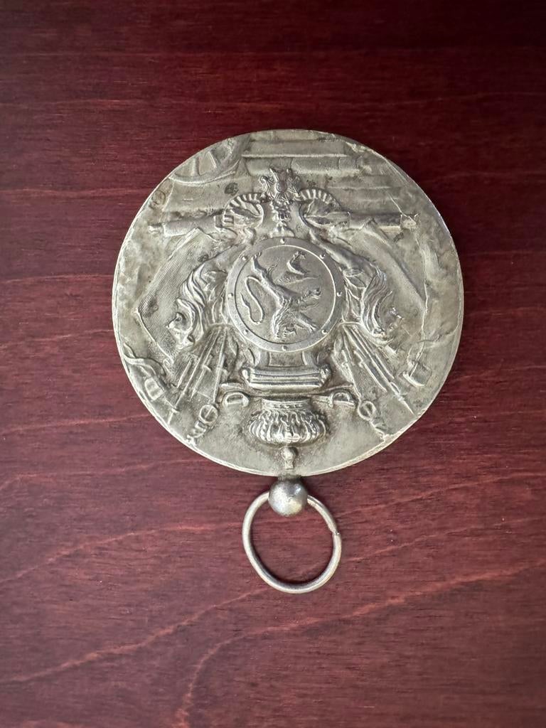 Zilveren medailles, Ophalen