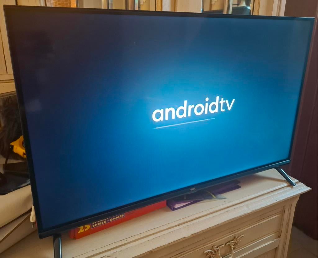 TCL 32 inch Smart TV (2023 model), LCD, Enlèvement, Smart TV, Full HD (1080p)