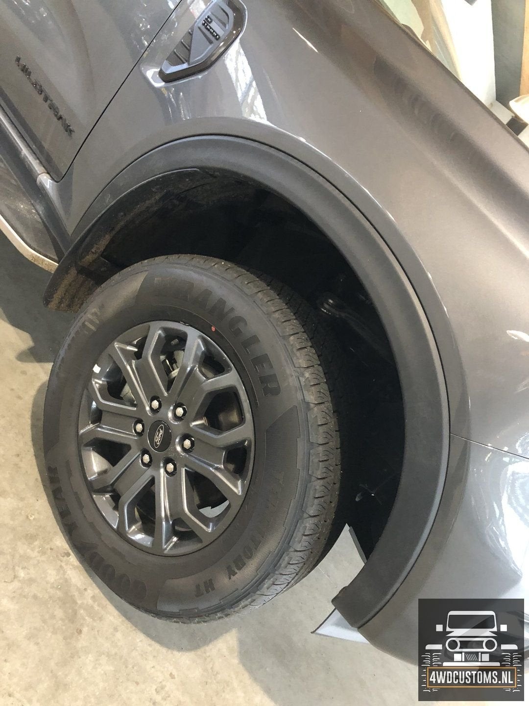 Nieuwe type velgen en banden COMPLETE   SET  ford ranger 201, Ophalen, -, -, Banden en Velgen