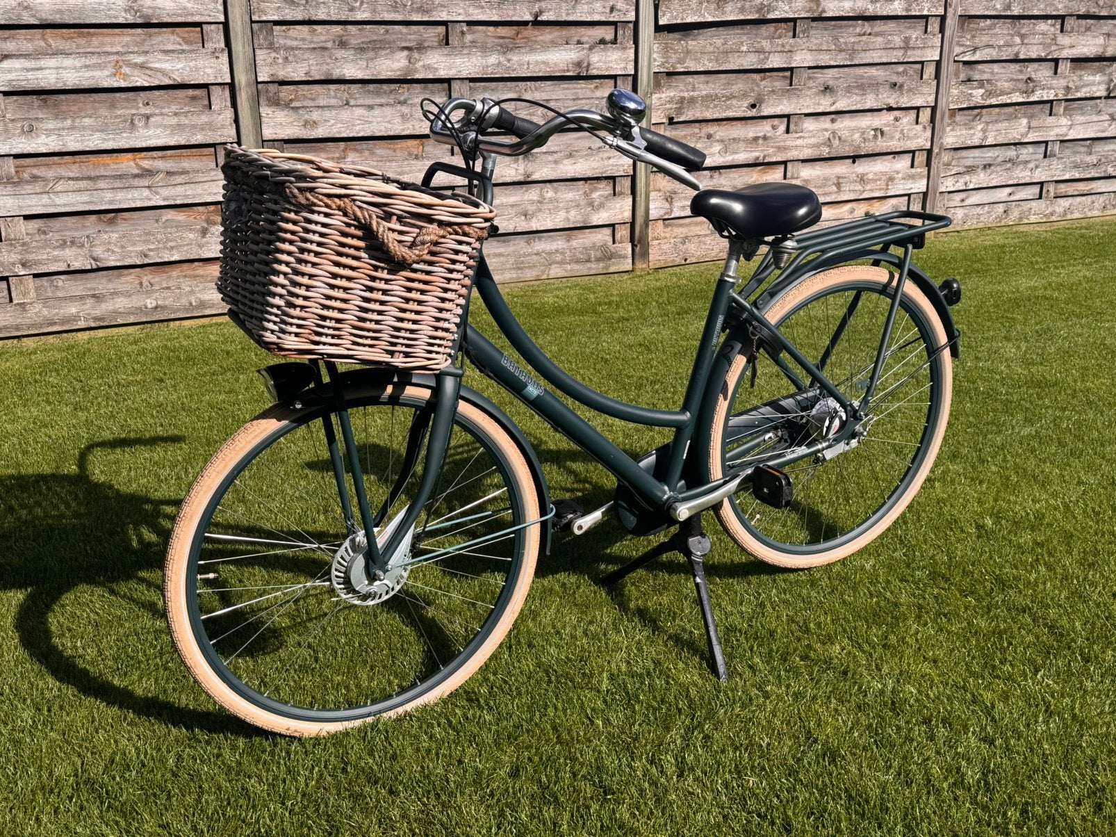 Prachtige damesfiets, Fietsen en Brommers, Ophalen, Versnellingen, Zo goed als nieuw, Trommelrem