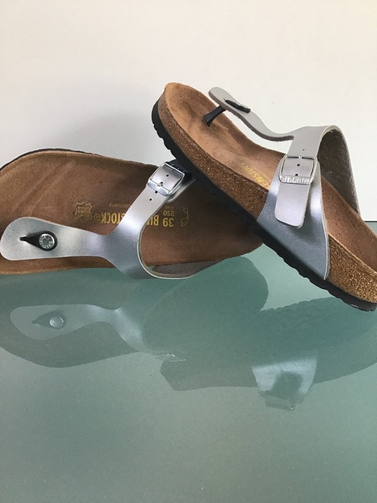 Birkenstock 39 zilver | Gizeh slippers | Gratis verzenden, Kleding | Dames, Slippers, Overige kleuren, Verzenden, Zo goed als nieuw