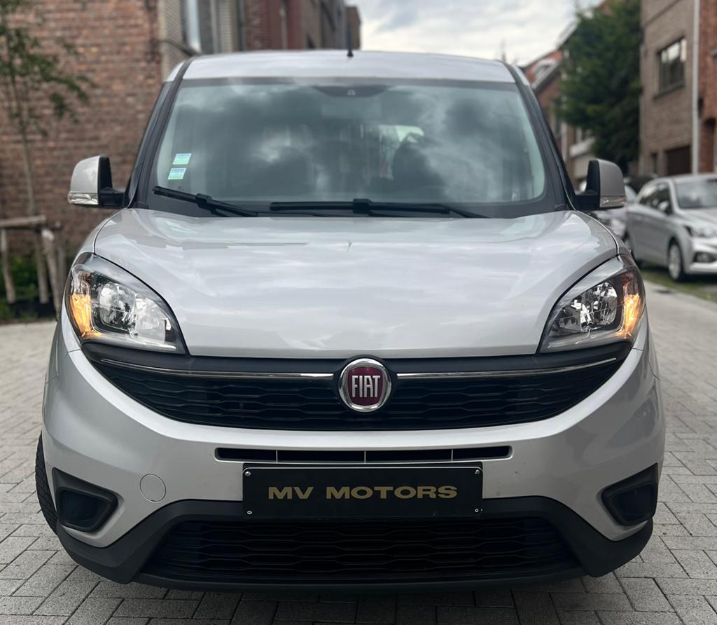 Fiat Doblò Cargo Combi 1.6 D Multijet 2023 avec 54 000 km !, Argent ou Gris, Achat, Entreprise, Boîte manuelle