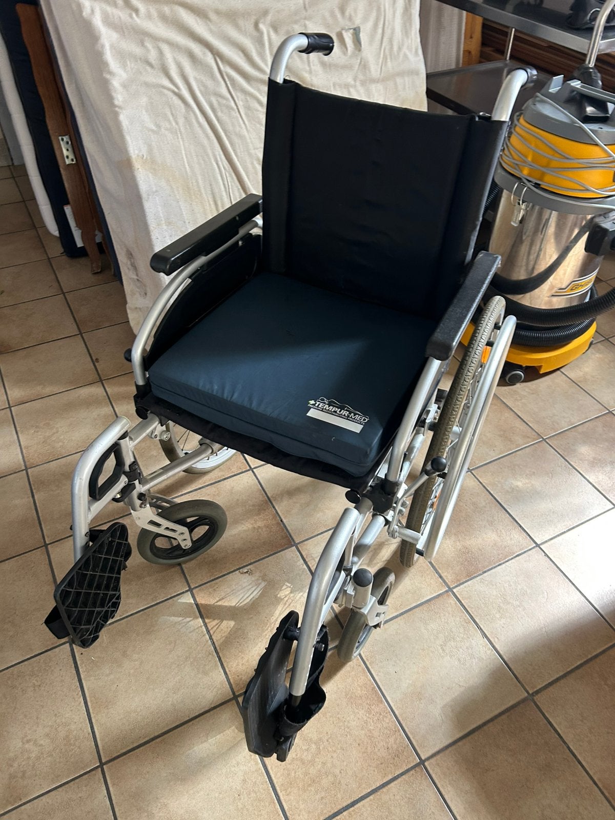 Rolstoel, Diversen, Rolstoelen, Ophalen, Zo goed als nieuw