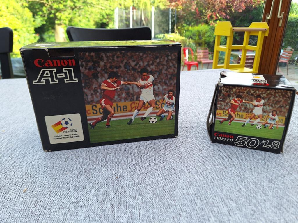 Camera: Canon A1 wereldkampioenschap voetbal 1982, Verzamelen, Foto-apparatuur en Filmapparatuur, Ophalen