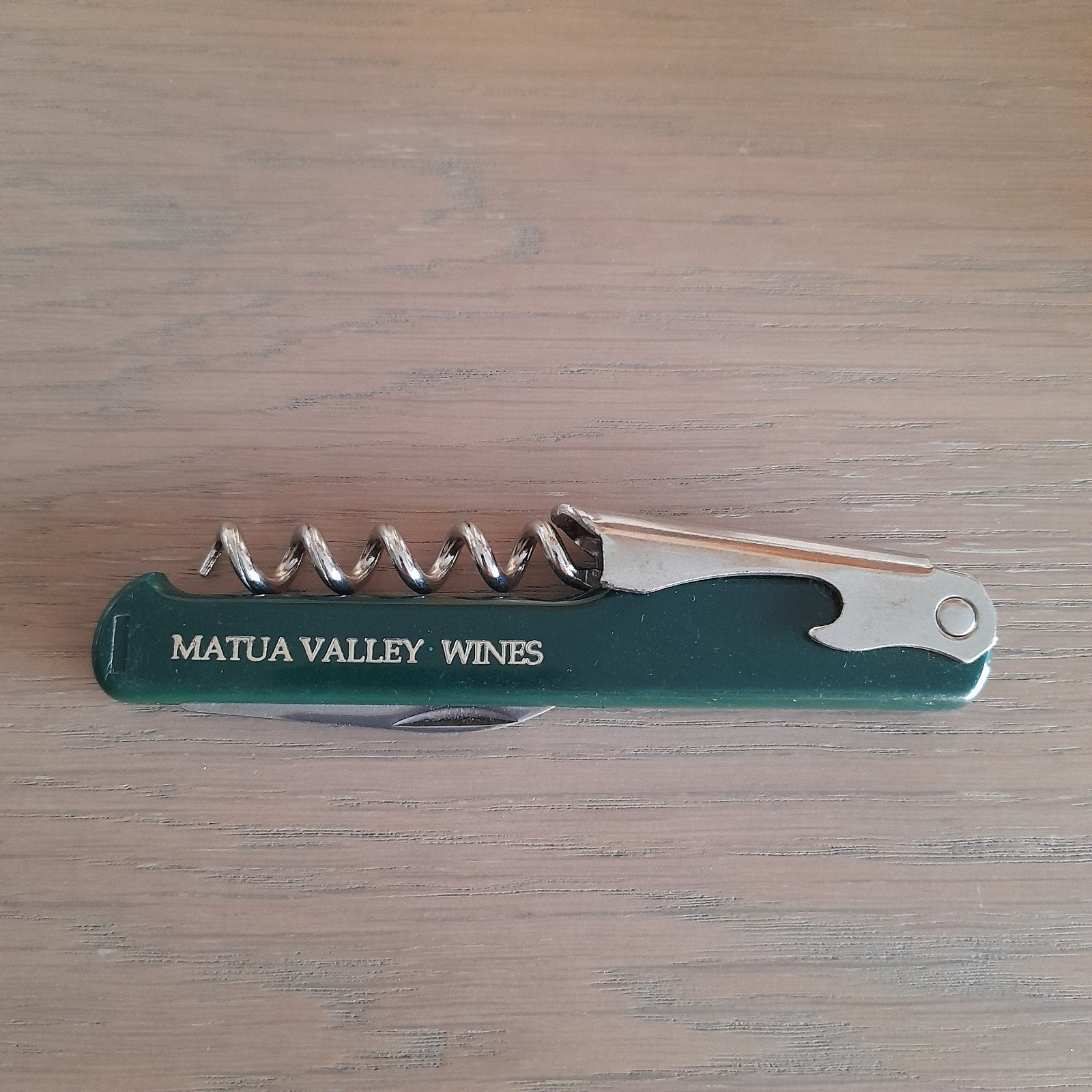 Matua Valley Wines - kurkentrekker , kelnermes., Collections, Vins, Enlèvement ou Envoi, Porto