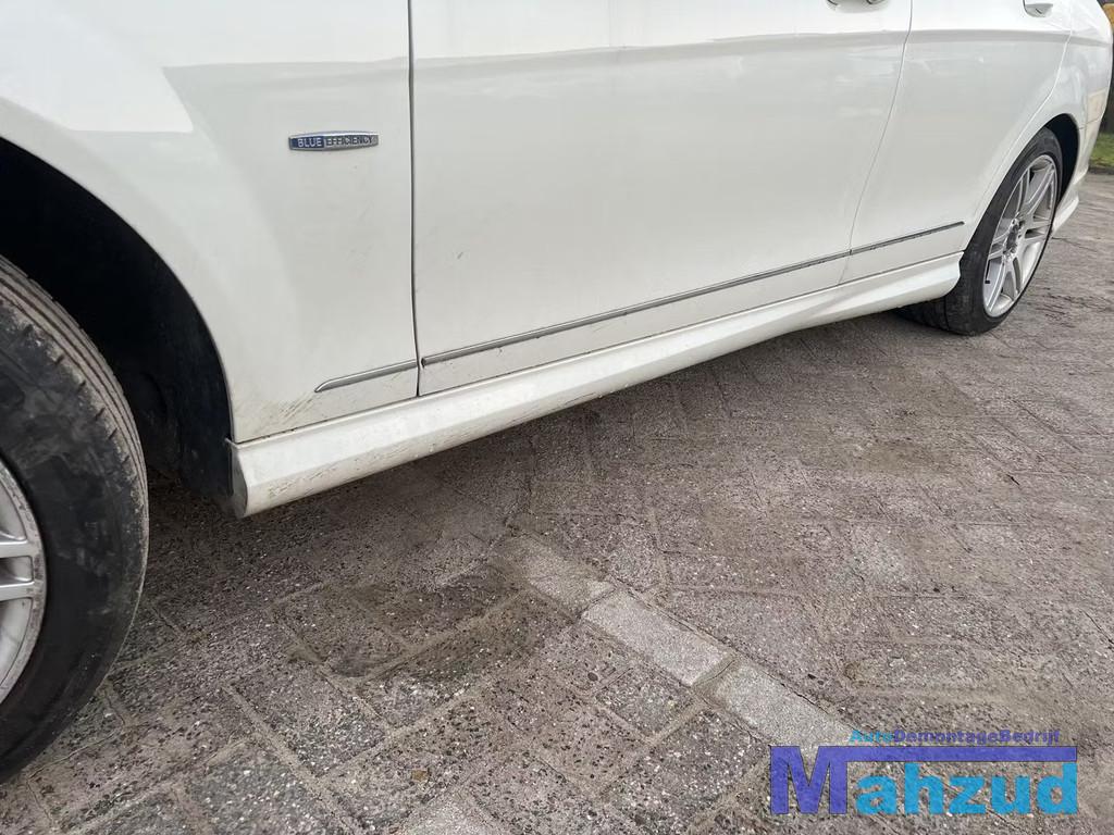 MERCEDES C KLASSE W204 WIT 650 links zijskirt AMG 2007-2011, Autos : Pièces & Accessoires, Mercedes-Benz AG, Mercedes-Benz, Utilisé