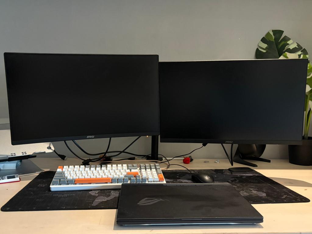 Gaming Laptop + 2 MSI schermen – krachtige setup, Games en Spelcomputers, Ophalen of Verzenden, Zo goed als nieuw