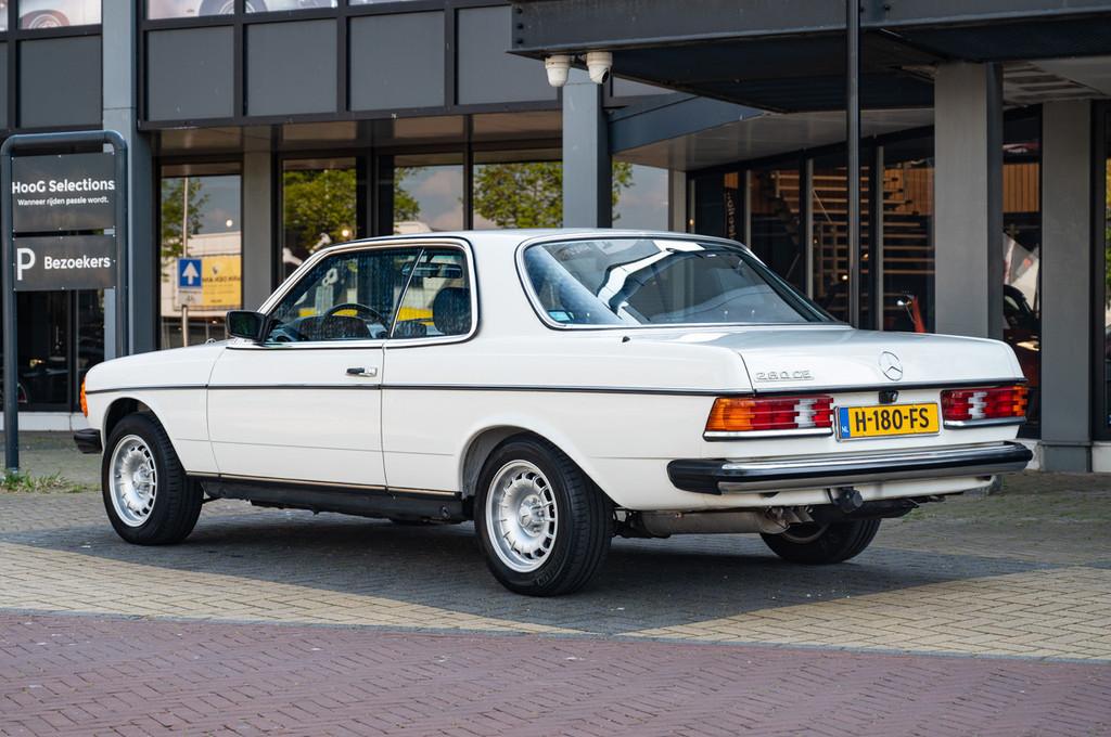 Mercedes-Benz 200-serie 280 CE Automaat (bj 1982), Auto's, 109 kW, 2718 cc, Wit, Bedrijf
