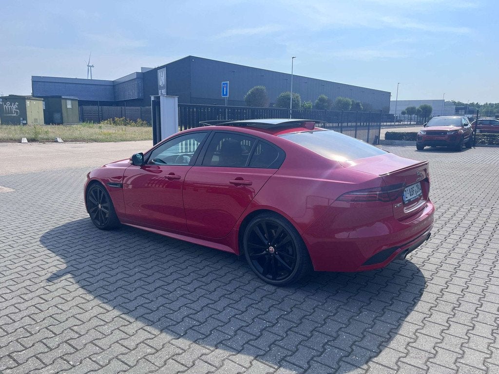 Jaguar XE 2.0 T P250 R-Dynamic/Pano/Leder/19"/CAM, Auto's, Automaat, 4 deurs, Achterwielaandrijving, Gebruikt