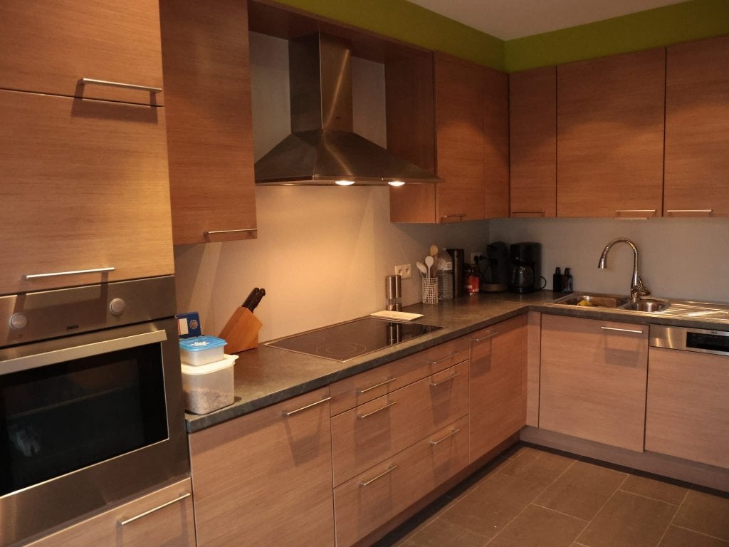 keuken bruine fineer 3800x1800 donker grijs werkblad, Huis en Inrichting, Ophalen, Gebruikt, Bruin, 200 cm of meer