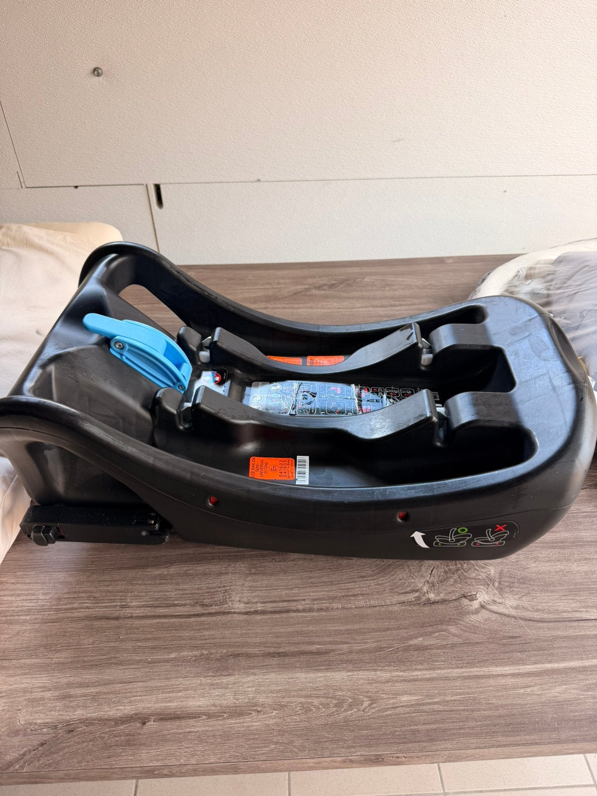 I base/ isofix, Ophalen, Zo goed als nieuw, Isofix