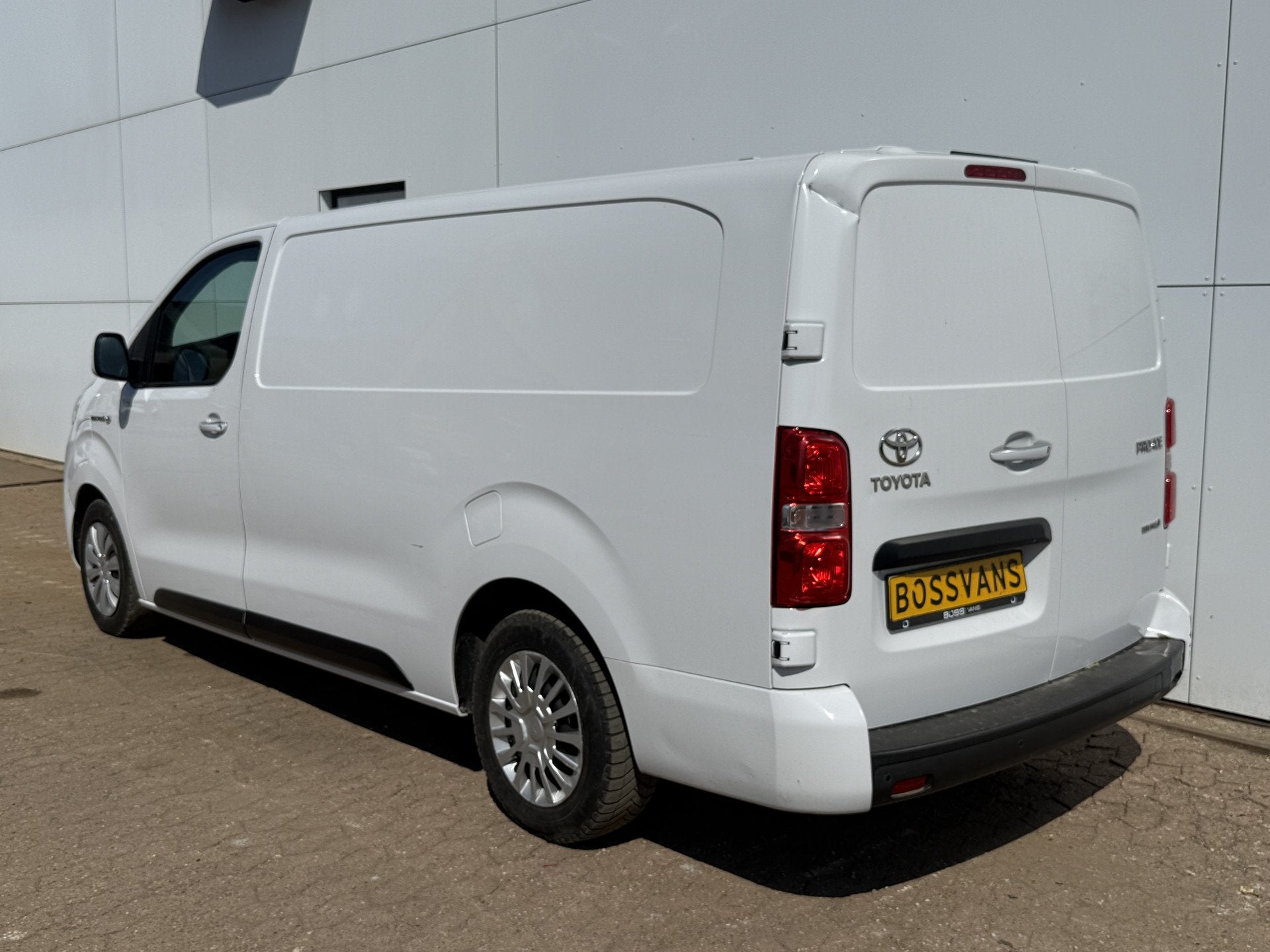 Toyota ProAce Electric 75kWh 136PK L2 Elektrisch 93.0% (SOH), Autos, Camionnettes & Utilitaires, 100 kW, 330 km, Achat, Entreprise