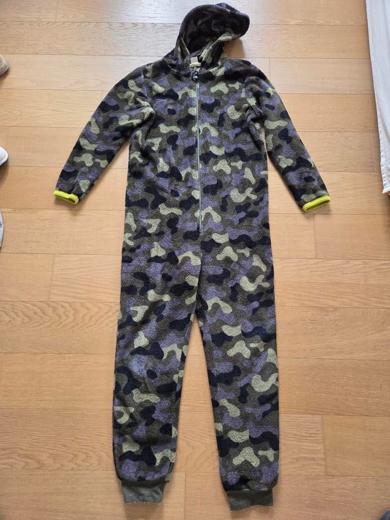 Onesie in camo kleuren maat 158/164, Nacht- of Onderkleding, Gebruikt, Jongen of Meisje, Ophalen of Verzenden