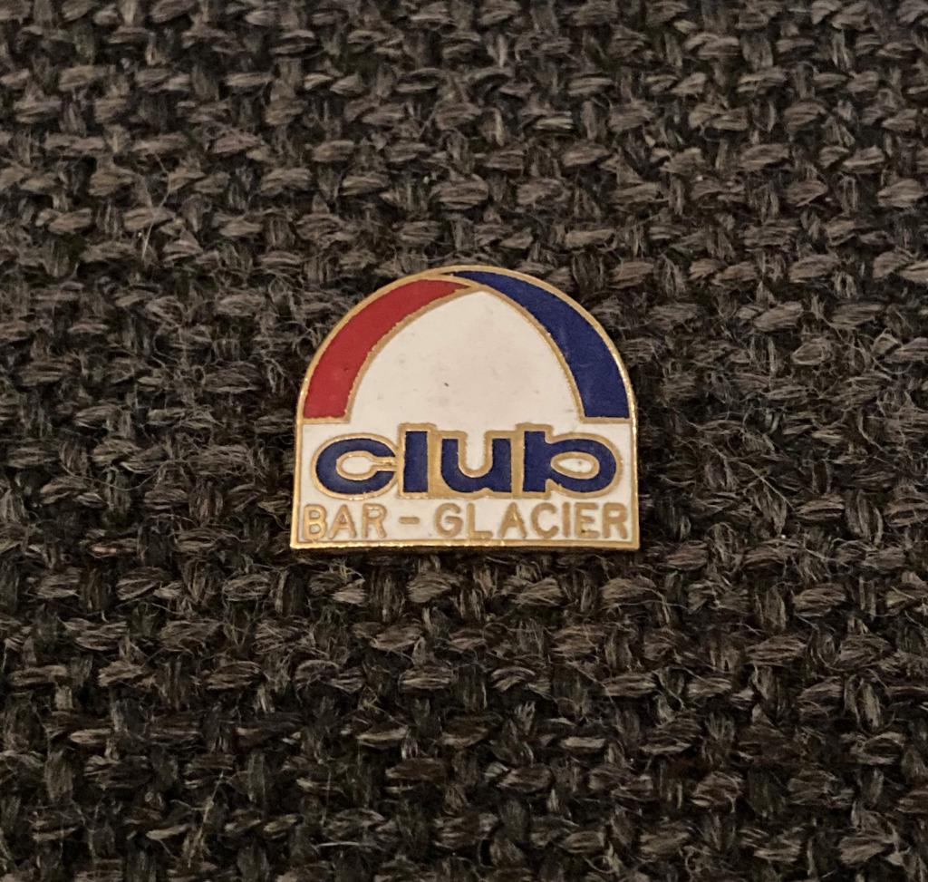 PIN - CLUB - BAR - GLACIER, Envoi, Utilisé, Autres sujets/thèmes, Insigne ou Pin's