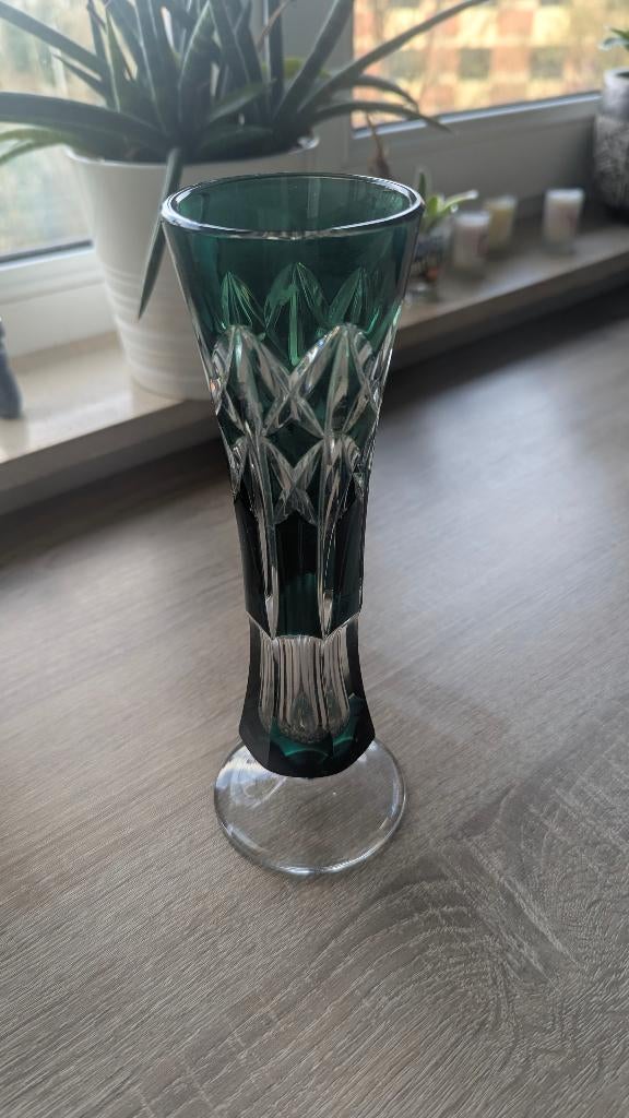 Vase en cristal vert doublé val saint Lambert, Enlèvement