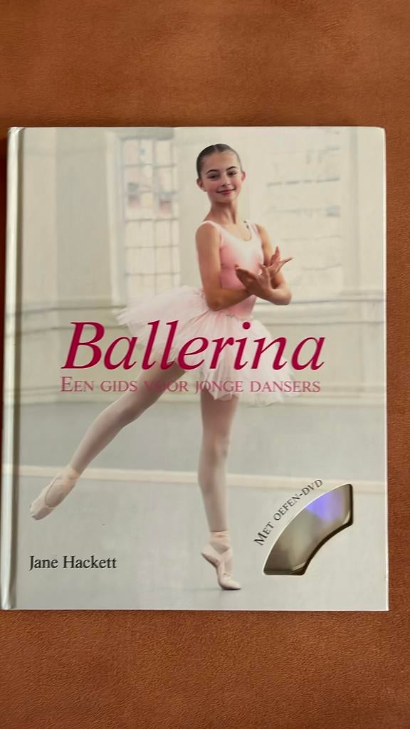 J. Hackett - Ballerina - een gids voor jonge dansers, Nieuw, Ophalen of Verzenden, J. Hackett