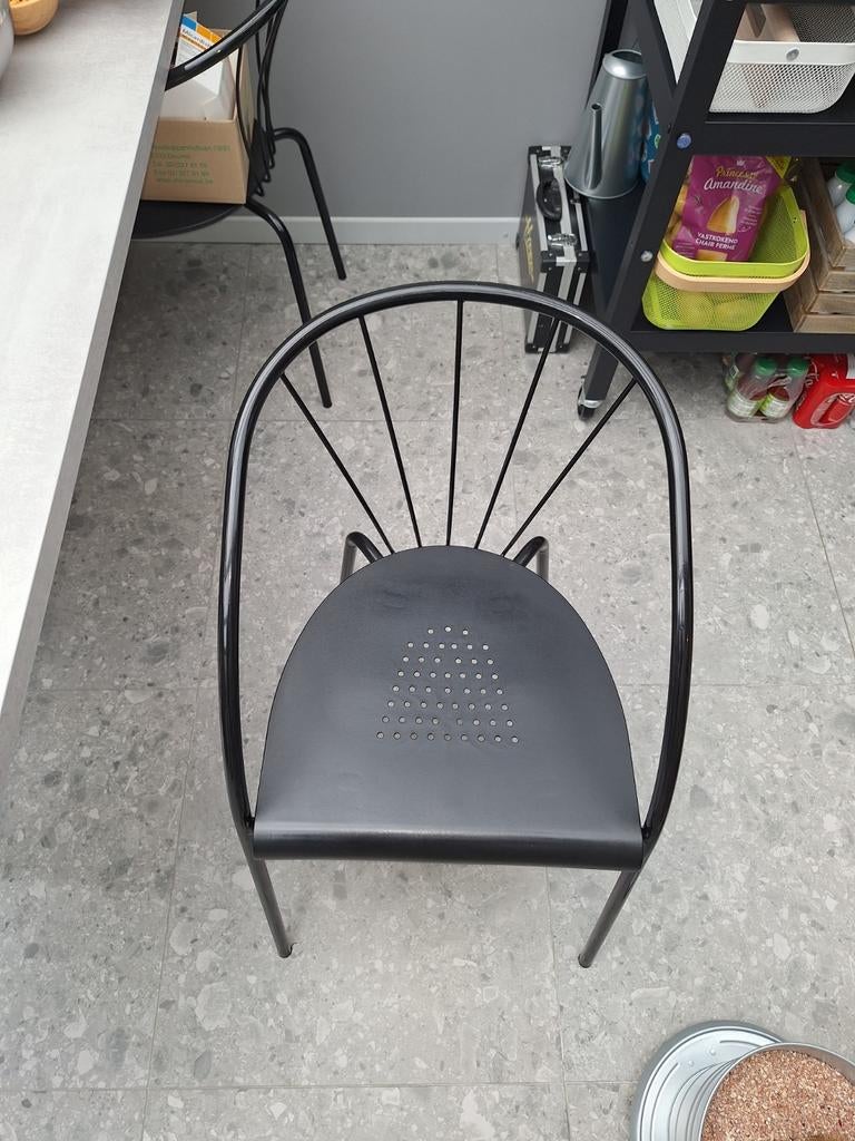 Keuken stoelen, Ophalen