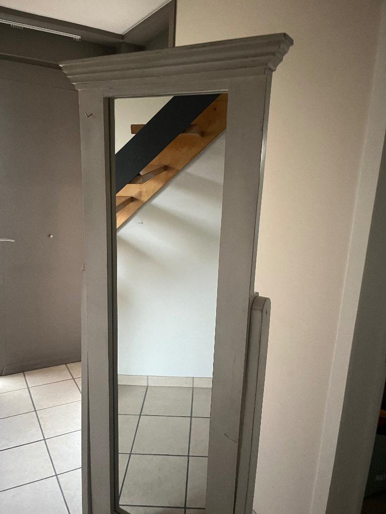 Staande spiegel met houten kader – klassiek / landelijk, Huis en Inrichting, Woonaccessoires | Spiegels, Ophalen, Gebruikt, 150 tot 200 cm