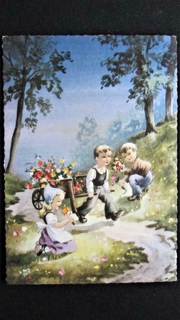 POSTKAART- KINDEREN VERVOEREN DE BLOEMEN MET EEN KRUIWAGEN, Ophalen of Verzenden, Ongelopen, Kinderen