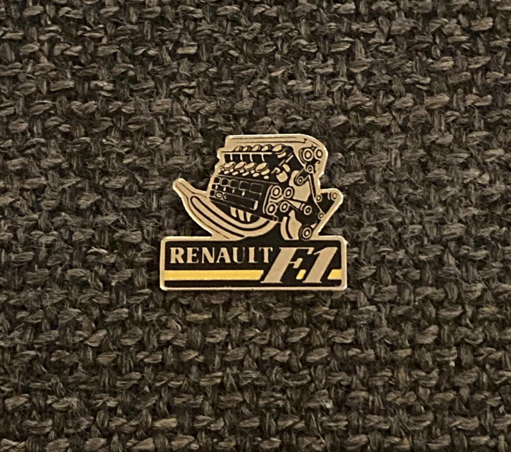 PIN - RENAULT - F1 - FORMULE 1, Verzamelen, Verzenden, Gebruikt, Sport, Speldje of Pin
