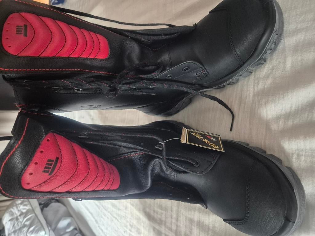 Chaussure pompier gore tex, Ophalen of Verzenden, Zo goed als nieuw