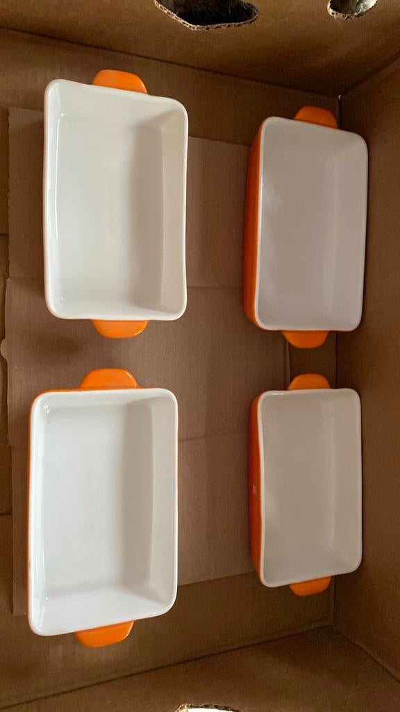 Porselein4 stuks zijn nieuw afm 19 cm x 12,2 x 4,2 cm, Ophalen, Zo goed als nieuw, Porselein