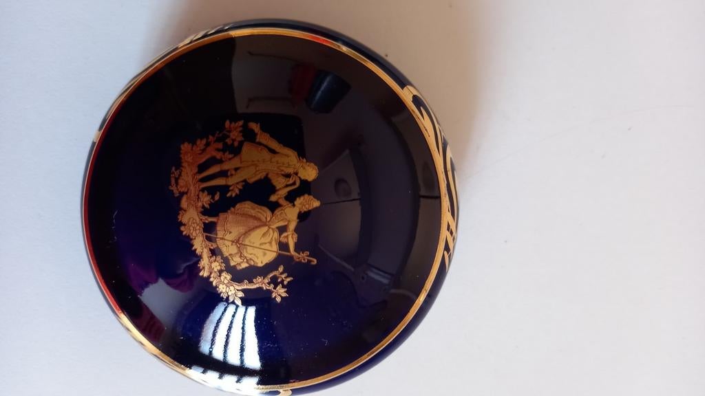 Schoteltje met deksel in Limoges porcelein .perfecte staat., Audio, Tv en Foto, Ophalen of Verzenden, Zo goed als nieuw
