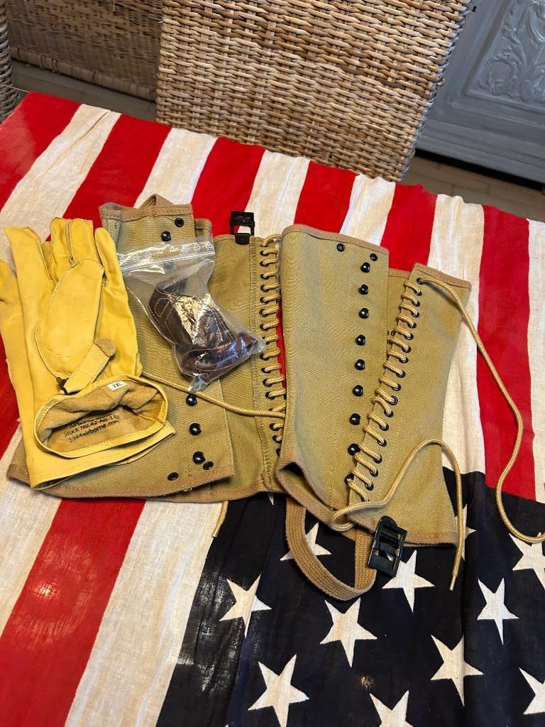 Guêtres Gants Leather Watch cover, Collections, Enlèvement ou Envoi, Armée de terre, Autres types