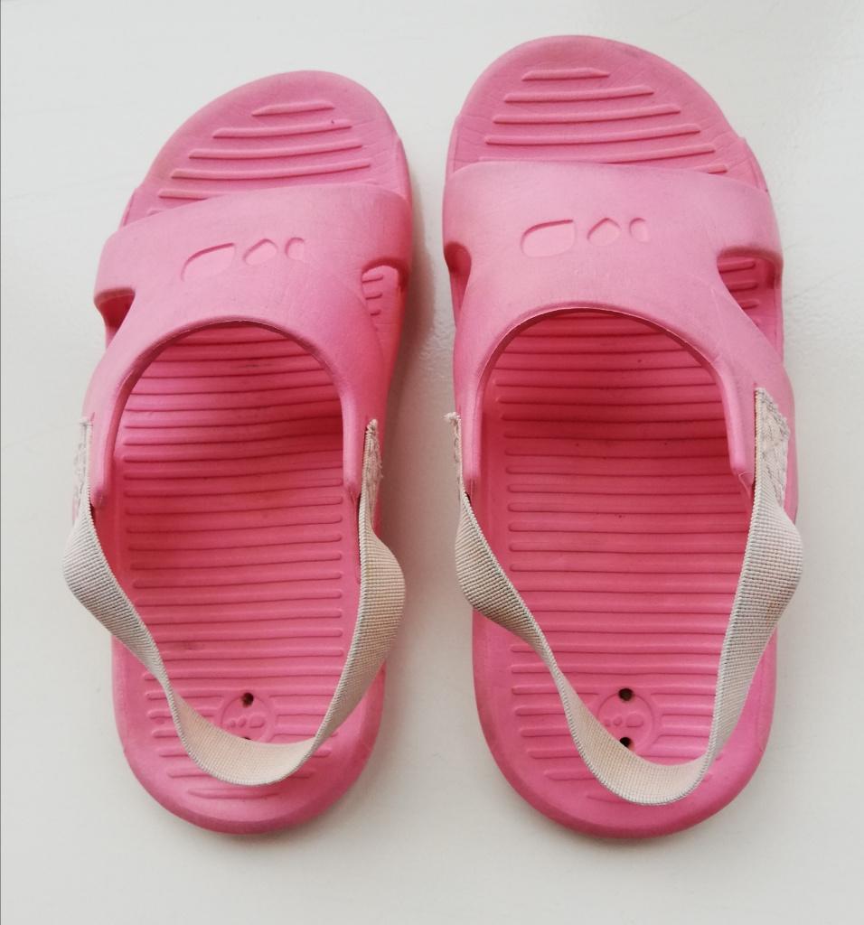 Roze sandaaltjes maat 25-26, Ophalen, Gebruikt