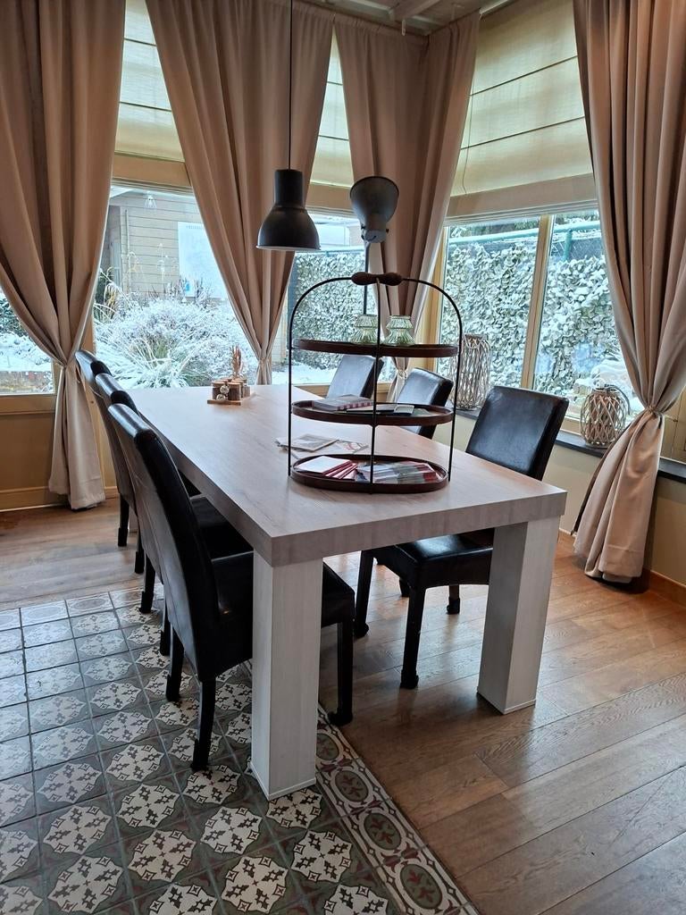 Grote eettafel, Ophalen