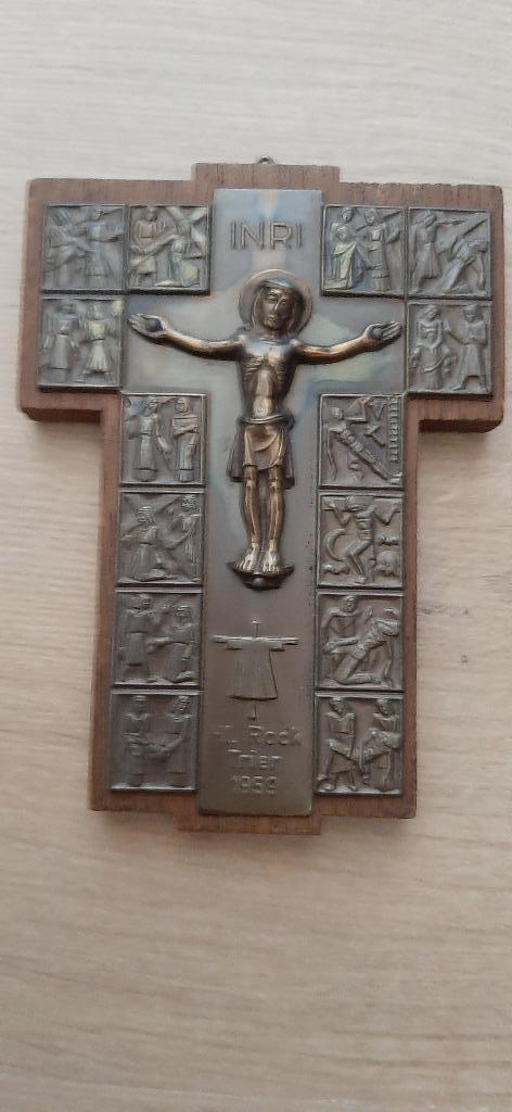 Kruisbeeld, Antiek en Kunst, Ophalen