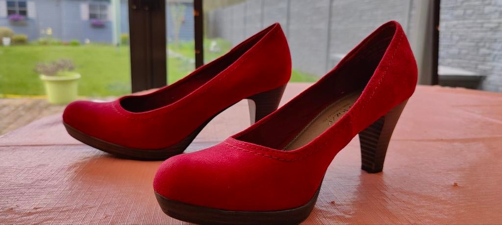 Rode flashy pumps, Pumps, Marco Tozzi, Ophalen of Verzenden, Zo goed als nieuw