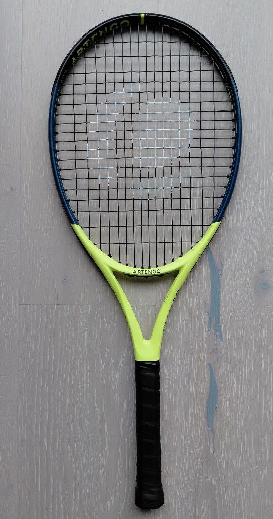 Tennisracket junior 26 inch Artengo, Sport en Fitness, Ophalen, Zo goed als nieuw, Racket, Overige merken