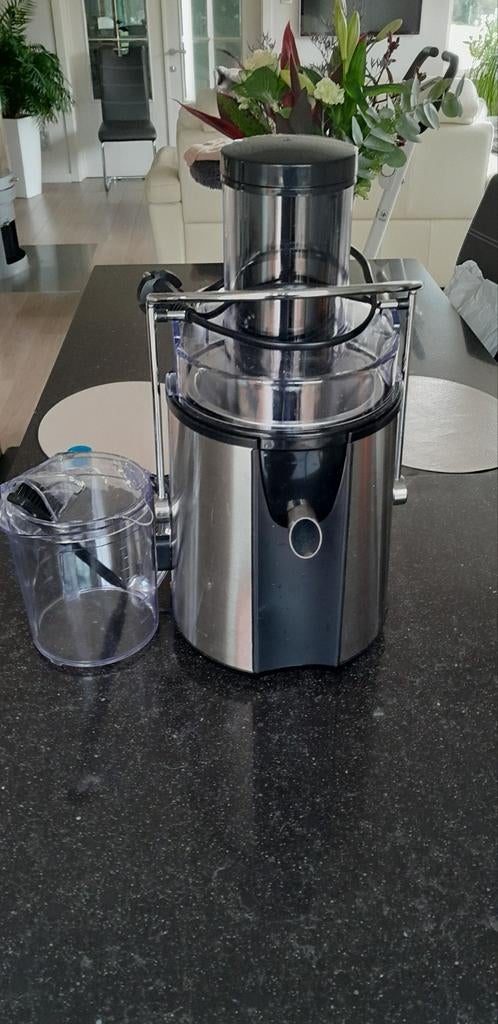 Fruitpers in nieuwstaat spotprijs alsook koffiezetapparaat n, Ophalen
