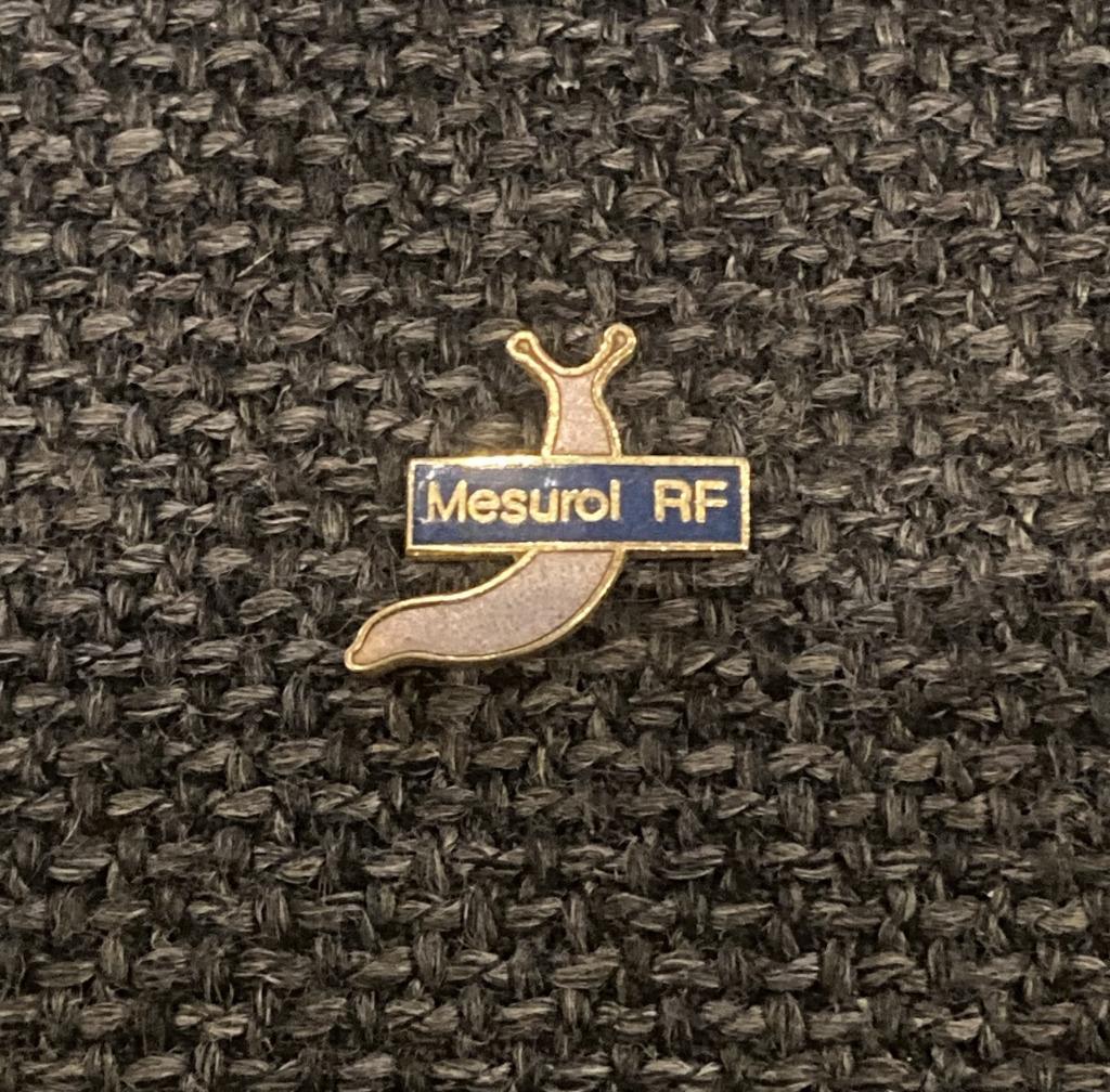 PIN - MESUROL RF - SLAK - ESCARGOT - INSECTICIDE, Collections, Envoi, Utilisé, Marque, Insigne ou Pin's