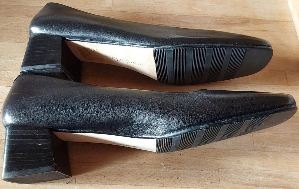 NIEUWE zwarte pumps van ambiorix
Schoenmaat 40, Kleding | Dames, Pumps, Nieuw, Ophalen of Verzenden, Ambiorix
